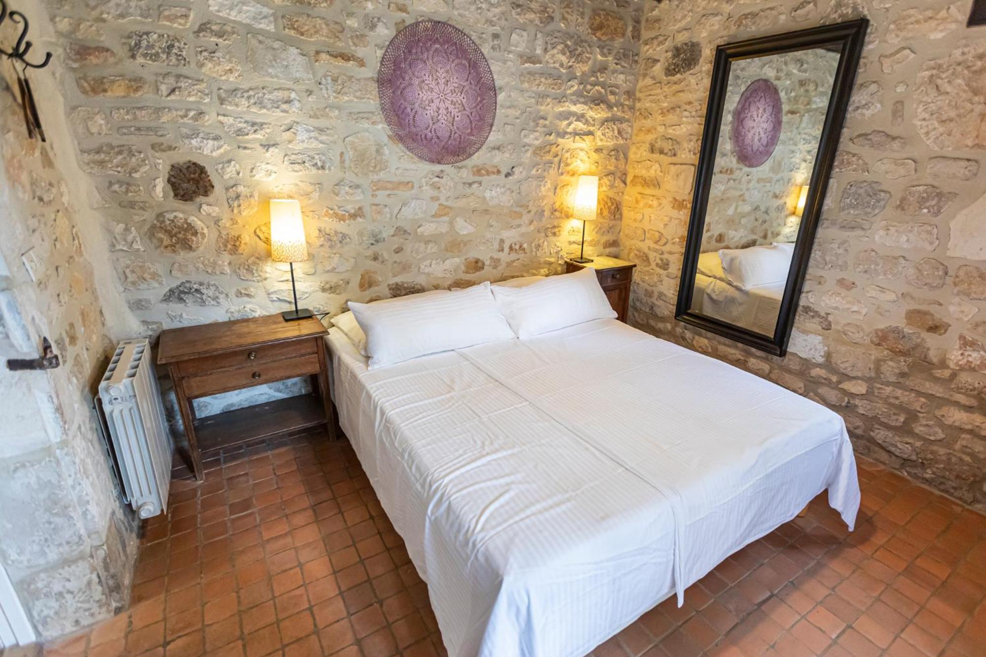 Les Bernardies Simeyrols Habitación foto
