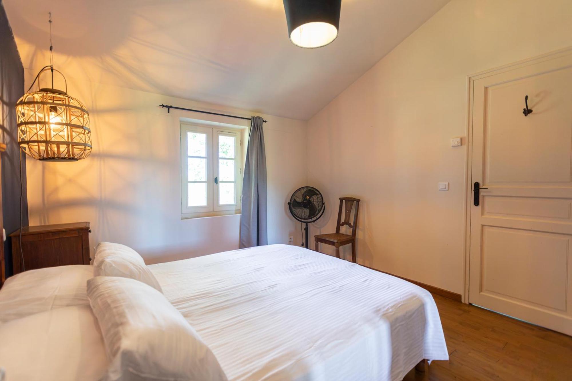 Les Bernardies Simeyrols Habitación foto